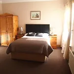 Woodlawn House 3*