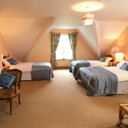 Woodlawn House 3*